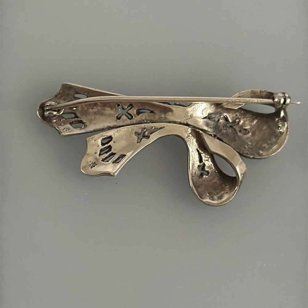 Elegant Bow 925 Sterling Silver Brooch